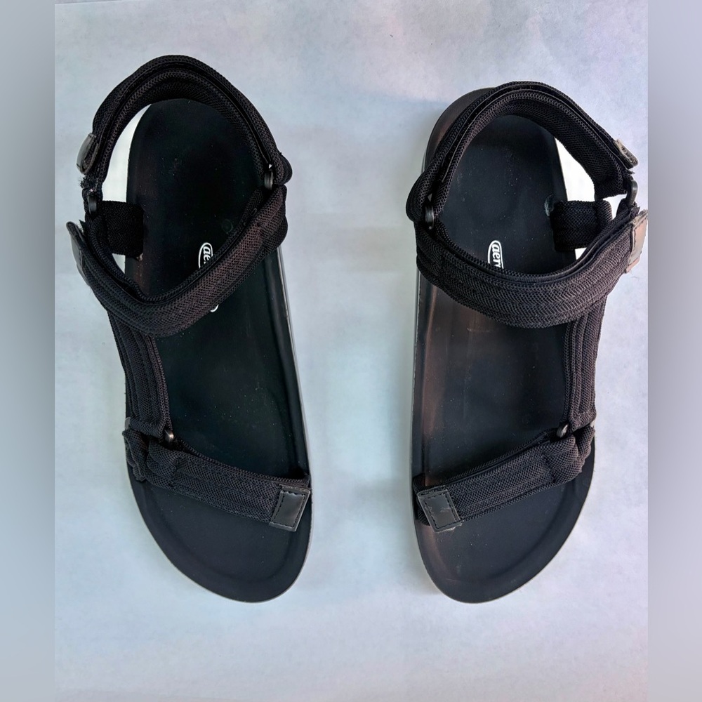 Aerothotie  Walking Sandals  Black Woman’s Size 41 EUC